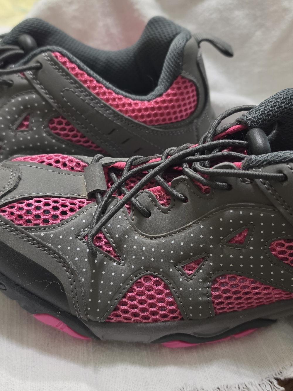 Women’s Athletic Water Shoes in Gray and Pink